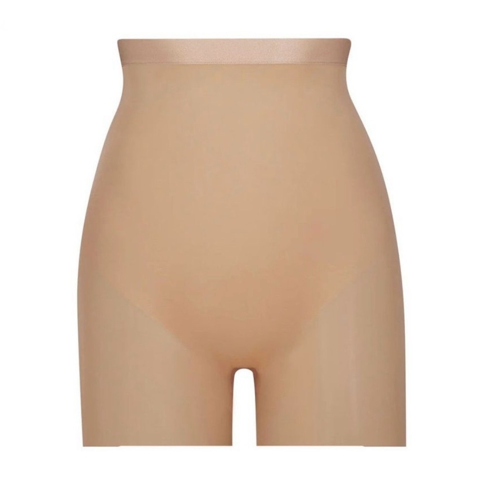 SKIMS Barely There Low Back Short (Clay)